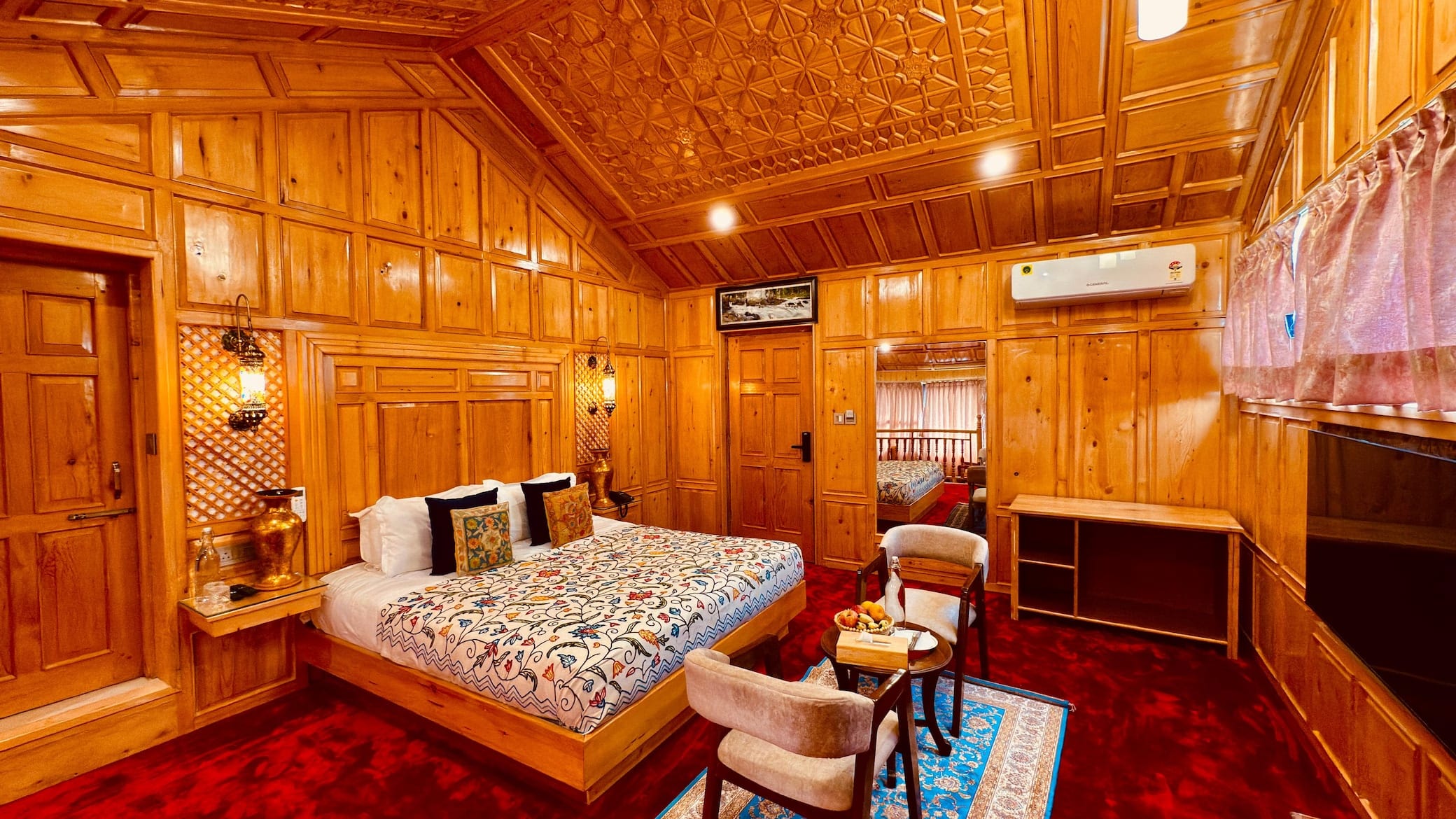 Royal Kashmir: Luxury, Leisure & Timeless Beauty