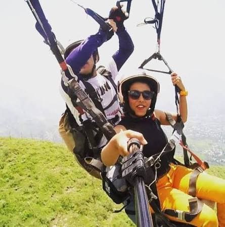Paragliding in Kashmir -Prices, Locations & Complete Guide 2026